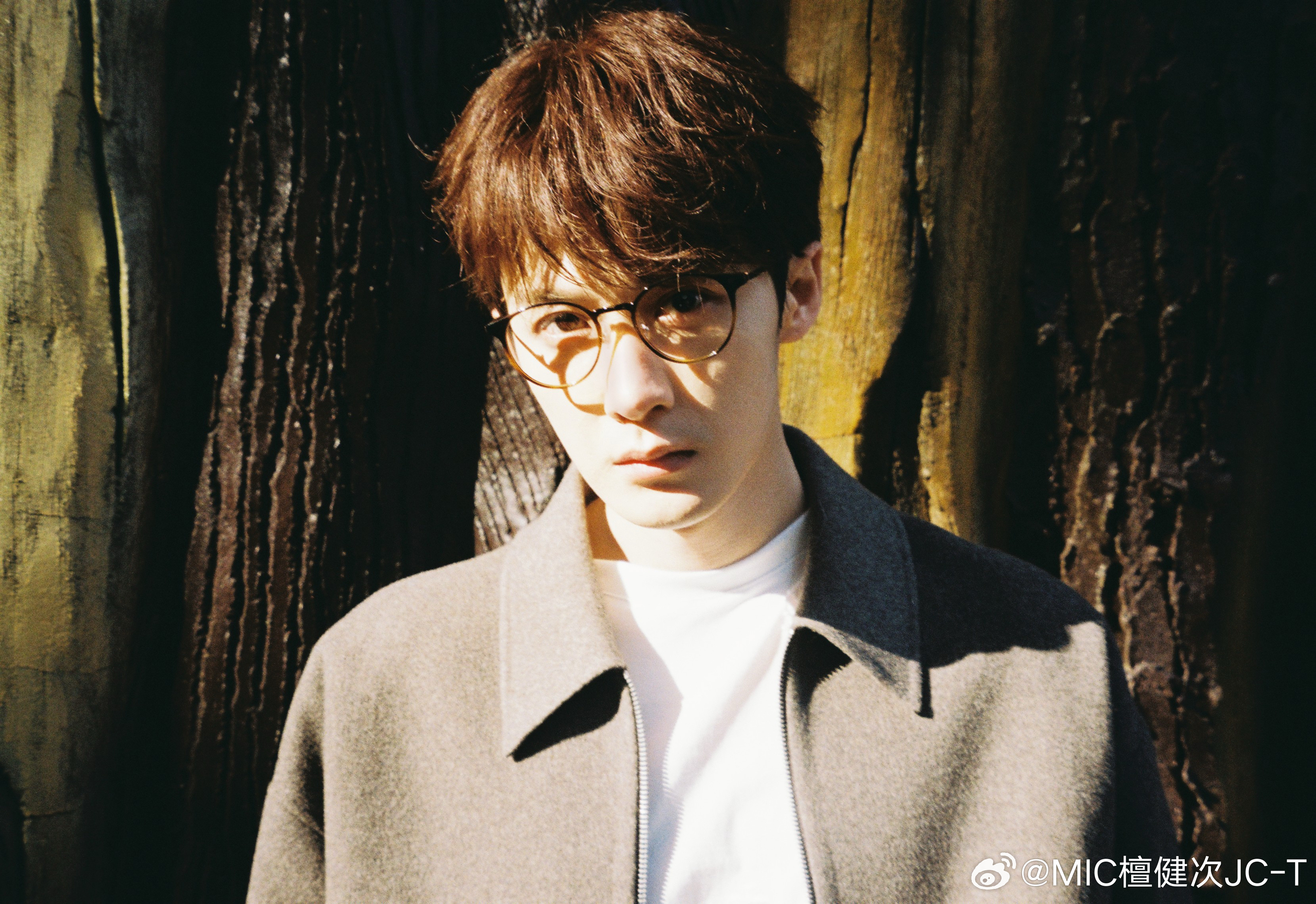 Lự Kính 1 năm nhìn lại