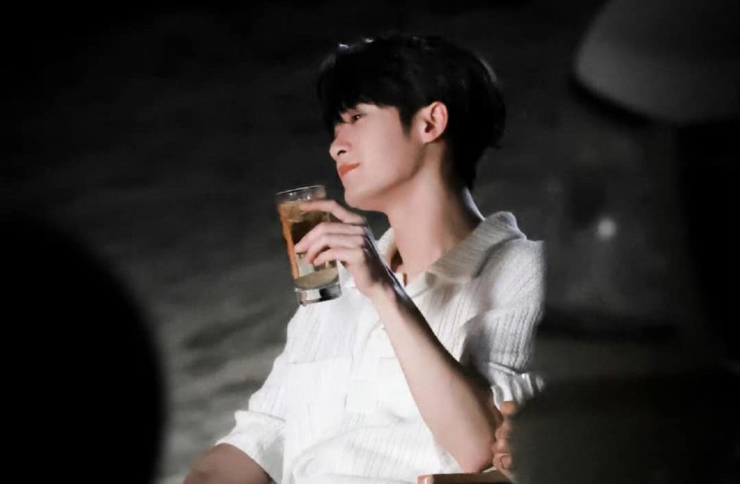 No theme, just vibes