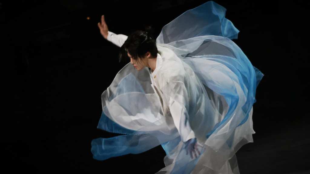 Đàn Kiện Thứ trong SGK của Viện Múa Bắc&nbsp;Kinh.