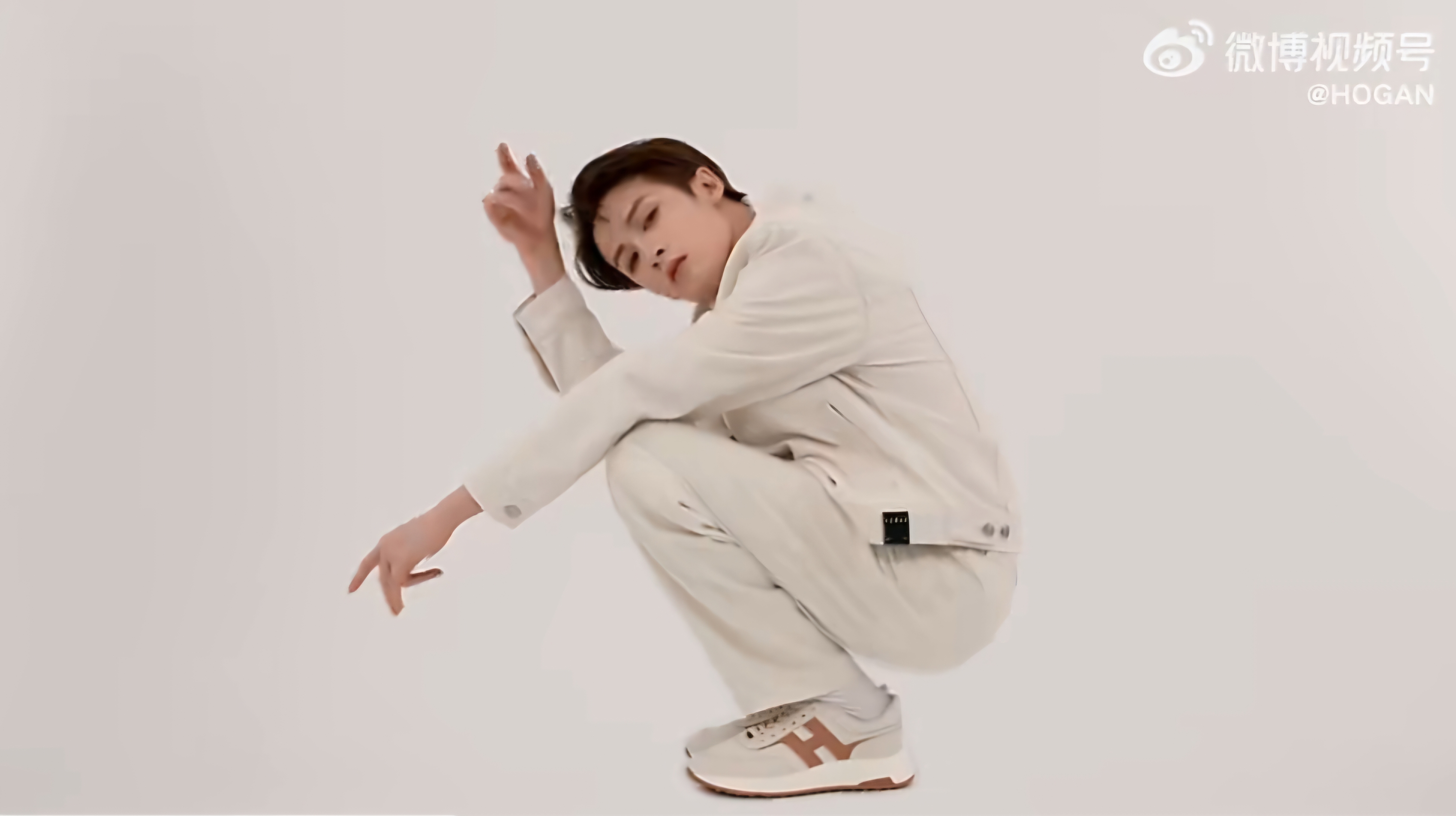 Đàn Kiện Thứ và lời chúc của HOGAN – JCT and the new year wish from HOGAN